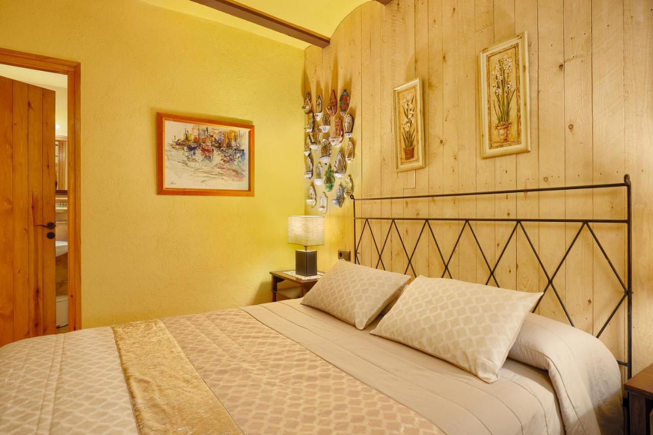 Casa Rural Can Coll Garriguella Kültér fotó