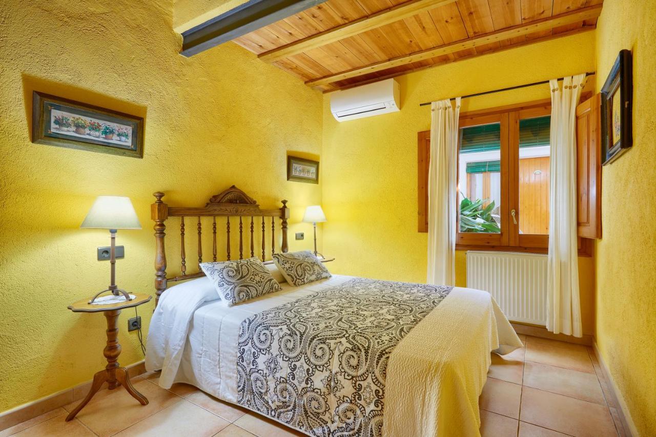 Casa Rural Can Coll Garriguella Kültér fotó